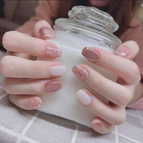 Meet your Posher, Linh - Picture 1 of 1